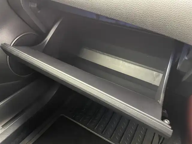 トヨタ ハリアー プレミアム 富山県 2018(平30)年 4.5万km ブラック ALPINE10型ナビ/AM/FM/CD/DVD/HDMI/Bluetooth/フルセグTV/プリクラッシュセーフティ/レーダークルーズコントロール/オートマチックハイビーム/バックカメラ/ETC/LEDヘッドライト/電動パーキング/プッシュスタート/スペアキー1本/パワーバックドア/アイドリングストップ/純正18インチアルミホイール/横滑り防止装置/運転席パワーシート
