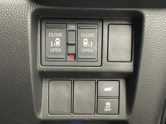 ホンダ ステップワゴン スパーダ eHEV プレミアムライン 埼玉県 2022(令4)年 5.2万km トワイライトミストブラックパール 純正１１．４インチナビ　純正１５．６インチナビ　マルチビュー　ＢＳＭ　ビルトインＥＴＣ　前後ドライブレコーダー　ホンダセンシング　アダプティブクルーズコントロール　シートヒーター　オートライト　ＬＥＤ