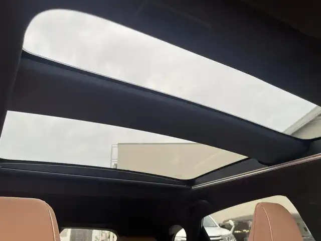 トヨタ クラウン スポーツ Z 和歌山県 2024(令6)年 1.2万km プレシャスホワイトパール ワンオーナー/パノラミックルーフ/純正メーカーナビ・フルセグTV・USB・Miracast/パノラミックビューモニター/PCS/RCTA/BSM/PKSB/レーダークルーズコントロール/デジタルインナーミラー/パワーバックドア/LEDヘッドライト/前席パワーシート・シートヒーター・エアシート/おくだけ充電/ステアリングヒーター/ヘッドライトウォッシャー