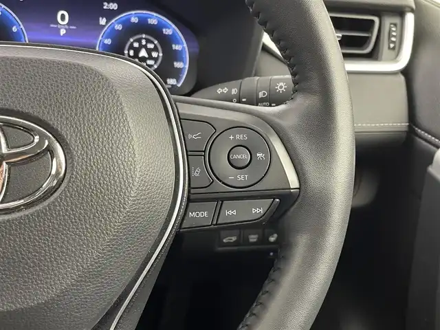 トヨタ ＲＡＶ４ G Zパッケージ 福岡県 2024(令6)年 0.9万km アティチュードブラックマイカ ワンオーナー　/純正１０．５型DAナビ／フルセグTV　/全方位カメラ　/ワイヤレス充電　/デジタルインナーミラー　/ビルトインETC2.0　/前後ドラレコ　/トヨタセーフティセンス　/レーダークルーズコントロール　/コーナーセンサー　/衝突軽減ブレーキ　/レーンキープ　/アクセル踏み間違い防止　/ブラインドスポットモニター　/ヒルディセントコントロール　/シートベンチレーション／ヒーター　/ステアリングヒーター　/シートメモリー付きパワーシート　/パワーバックドア　/純正１９インチアルミホイール　/LEDヘッドライト　/ルーフレール　