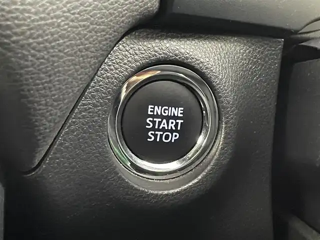 トヨタ ＲＡＶ４ G Zパッケージ 福岡県 2024(令6)年 0.9万km アティチュードブラックマイカ ワンオーナー　/純正１０．５型DAナビ／フルセグTV　/全方位カメラ　/ワイヤレス充電　/デジタルインナーミラー　/ビルトインETC2.0　/前後ドラレコ　/トヨタセーフティセンス　/レーダークルーズコントロール　/コーナーセンサー　/衝突軽減ブレーキ　/レーンキープ　/アクセル踏み間違い防止　/ブラインドスポットモニター　/ヒルディセントコントロール　/シートベンチレーション／ヒーター　/ステアリングヒーター　/シートメモリー付きパワーシート　/パワーバックドア　/純正１９インチアルミホイール　/LEDヘッドライト　/ルーフレール　