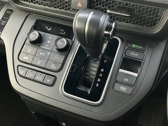 ホンダ ステップワゴン スパーダ 道南・函館 2024(令6)年 2.3万km プラチナホワイトパール /純正ナビ//フルセグTV//寒冷地仕様//全周囲カメラ//シートヒーター//パワーバックドア//オットマン//両側パワースライドドア//衝突被害軽減ブレーキ//レーダクルーズコントロール//レーンキープアシスト//ＥＴＣ