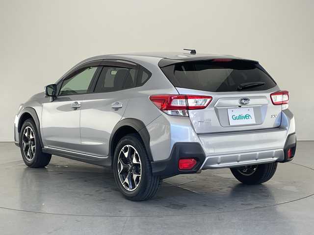 スバル インプレッサ ＸＶ 2．0i－L アイサイト 長野県 2018(平30)年 4.7万km アイスシルバーメタリック 4WD/社外メモリナビ（型番：AVIC-RZ201）/（CD＆SD＆USB＆iPod＆FM・AM）/バックカメラ/アイサイト/・クルーズコントロール（追従あり）/・レーンキープアシスト/・衝突被害軽減システム/パドルシフト/17インチ純正アルミホイール/純正フロアマット/電動パーキングブレーキ/ドアバイザー/LEDヘッドライト/フォグランプ/オートライト/トノカバー/ETC/アイドリングストップ/スマートキー/スペアキー/取扱説明書