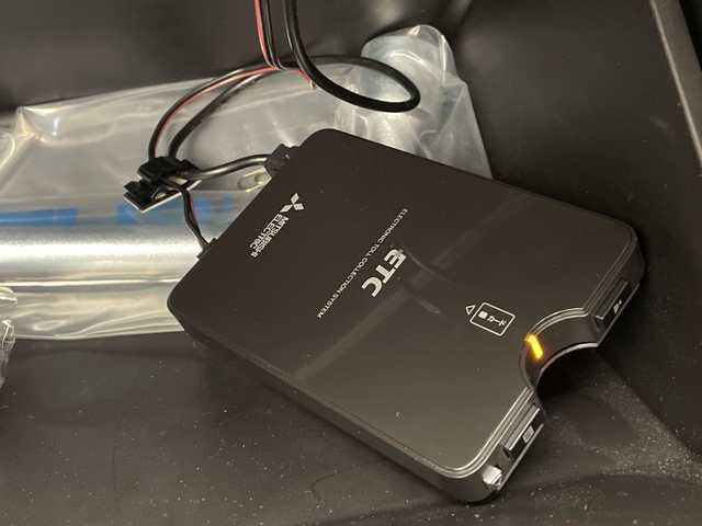 スバル インプレッサ ＸＶ 2．0i－L アイサイト 長野県 2018(平30)年 4.7万km アイスシルバーメタリック 4WD/社外メモリナビ（型番：AVIC-RZ201）/（CD＆SD＆USB＆iPod＆FM・AM）/バックカメラ/アイサイト/・クルーズコントロール（追従あり）/・レーンキープアシスト/・衝突被害軽減システム/パドルシフト/17インチ純正アルミホイール/純正フロアマット/電動パーキングブレーキ/ドアバイザー/LEDヘッドライト/フォグランプ/オートライト/トノカバー/ETC/アイドリングストップ/スマートキー/スペアキー/取扱説明書