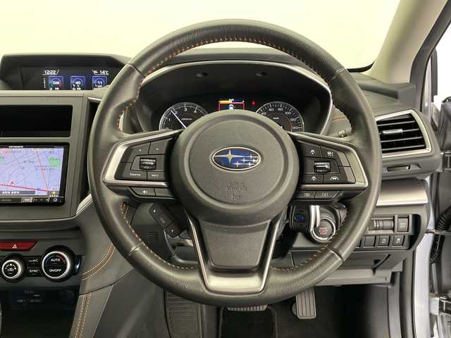 スバル インプレッサ ＸＶ 2．0i－L アイサイト 長野県 2018(平30)年 4.7万km アイスシルバーメタリック 4WD/社外メモリナビ（型番：AVIC-RZ201）/（CD＆SD＆USB＆iPod＆FM・AM）/バックカメラ/アイサイト/・クルーズコントロール（追従あり）/・レーンキープアシスト/・衝突被害軽減システム/パドルシフト/17インチ純正アルミホイール/純正フロアマット/電動パーキングブレーキ/ドアバイザー/LEDヘッドライト/フォグランプ/オートライト/トノカバー/ETC/アイドリングストップ/スマートキー/スペアキー/取扱説明書