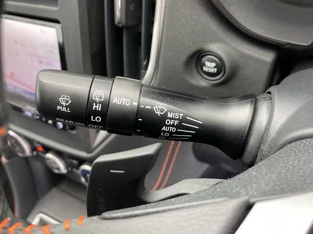 スバル インプレッサ ＸＶ 2．0i－L アイサイト 長野県 2018(平30)年 4.7万km アイスシルバーメタリック 4WD/社外メモリナビ（型番：AVIC-RZ201）/（CD＆SD＆USB＆iPod＆FM・AM）/バックカメラ/アイサイト/・クルーズコントロール（追従あり）/・レーンキープアシスト/・衝突被害軽減システム/パドルシフト/17インチ純正アルミホイール/純正フロアマット/電動パーキングブレーキ/ドアバイザー/LEDヘッドライト/フォグランプ/オートライト/トノカバー/ETC/アイドリングストップ/スマートキー/スペアキー/取扱説明書