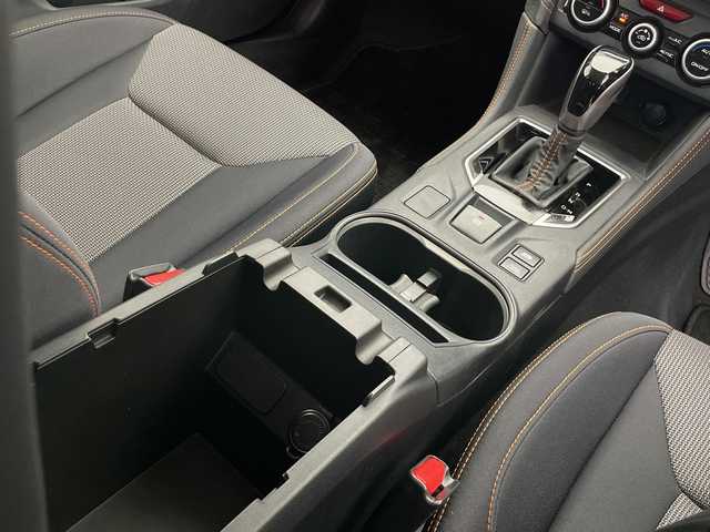 スバル インプレッサ ＸＶ 2．0i－L アイサイト 長野県 2018(平30)年 4.7万km アイスシルバーメタリック 4WD/社外メモリナビ（型番：AVIC-RZ201）/（CD＆SD＆USB＆iPod＆FM・AM）/バックカメラ/アイサイト/・クルーズコントロール（追従あり）/・レーンキープアシスト/・衝突被害軽減システム/パドルシフト/17インチ純正アルミホイール/純正フロアマット/電動パーキングブレーキ/ドアバイザー/LEDヘッドライト/フォグランプ/オートライト/トノカバー/ETC/アイドリングストップ/スマートキー/スペアキー/取扱説明書