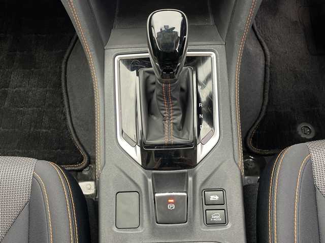 スバル インプレッサ ＸＶ 2．0i－L アイサイト 長野県 2018(平30)年 4.7万km アイスシルバーメタリック 4WD/社外メモリナビ（型番：AVIC-RZ201）/（CD＆SD＆USB＆iPod＆FM・AM）/バックカメラ/アイサイト/・クルーズコントロール（追従あり）/・レーンキープアシスト/・衝突被害軽減システム/パドルシフト/17インチ純正アルミホイール/純正フロアマット/電動パーキングブレーキ/ドアバイザー/LEDヘッドライト/フォグランプ/オートライト/トノカバー/ETC/アイドリングストップ/スマートキー/スペアキー/取扱説明書