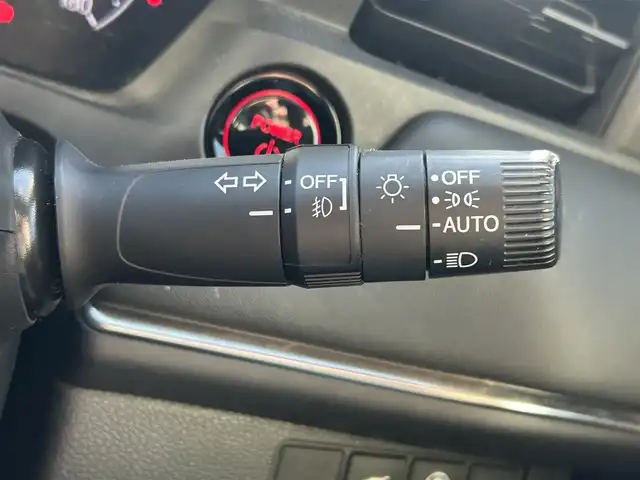 ホンダ ヴェゼル ハイブリッド e:HEV Z 熊本県 2021(令3)年 5万km クリスタルブラックパール 純正メモリナビ/AM/FM/BT/Applecarplay/AndroidAuto/フルセグTV/ビルトインETC2，0/バックカメラ（全周囲）/ドライブレコーダー（前後）/ABS/横滑り防止装置/路外逸脱抑制機能/ブラインドスポットインフォメーション/コーナーセンサー/踏み間違い衝突軽減システム/衝突軽減ブレーキ/ダウンヒルアシストコントロール/電動リアゲート/置くだけ充電/電子パーキング/ブレーキホールド/ハーフレザーシート/シートヒーター（D/N)/純正革巻きステアリング/ステアリングスイッチ/ステアリングパドル/電動格納ミラー/ウィンカーミラー/LEDヘッドライト/オートライト/オートマチックハイビーム/フォグランプ/トノカバー/ドアバイザー/純正フロアマット