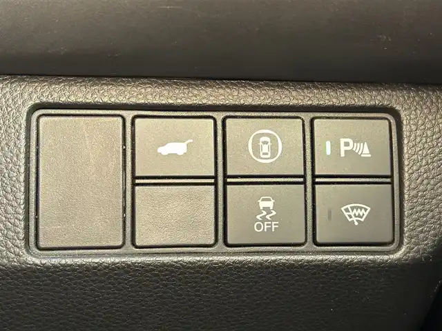 ホンダ ヴェゼル ハイブリッド e:HEV Z 熊本県 2021(令3)年 5万km クリスタルブラックパール 純正メモリナビ/AM/FM/BT/Applecarplay/AndroidAuto/フルセグTV/ビルトインETC2，0/バックカメラ（全周囲）/ドライブレコーダー（前後）/ABS/横滑り防止装置/路外逸脱抑制機能/ブラインドスポットインフォメーション/コーナーセンサー/踏み間違い衝突軽減システム/衝突軽減ブレーキ/ダウンヒルアシストコントロール/電動リアゲート/置くだけ充電/電子パーキング/ブレーキホールド/ハーフレザーシート/シートヒーター（D/N)/純正革巻きステアリング/ステアリングスイッチ/ステアリングパドル/電動格納ミラー/ウィンカーミラー/LEDヘッドライト/オートライト/オートマチックハイビーム/フォグランプ/トノカバー/ドアバイザー/純正フロアマット