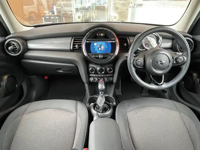 ＭＩＮＩ ミニ クーパー D 鹿児島県 2019(平31)年 4.2万km ペッパー・ホワイト ワンオーナー/純正HDDナビ/Ｂｌｕｅｔｏｏｔｈ/バックカメラ/アンビエントライト/コンフォートアクセス/インテリジェントセーフティー/純正１５インチアルミホイール/ドラレコ/ＬＥＤ/ＥＴＣ