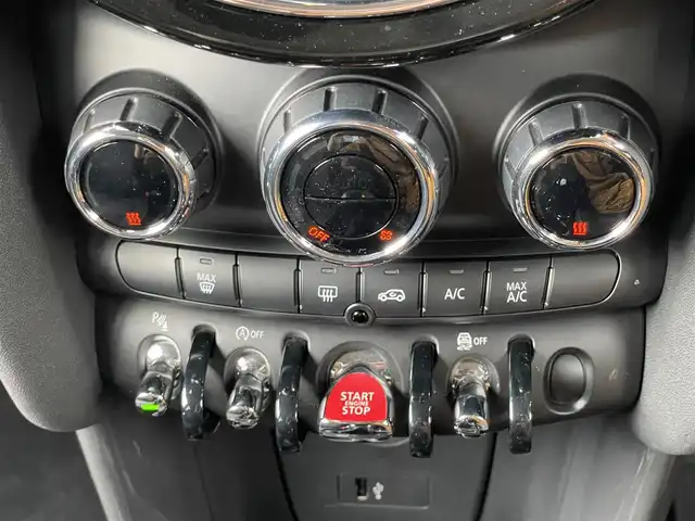 ＭＩＮＩ ミニ クーパー D 鹿児島県 2019(平31)年 4.2万km ペッパー・ホワイト ワンオーナー/純正HDDナビ/Ｂｌｕｅｔｏｏｔｈ/バックカメラ/アンビエントライト/コンフォートアクセス/インテリジェントセーフティー/純正１５インチアルミホイール/ドラレコ/ＬＥＤ/ＥＴＣ