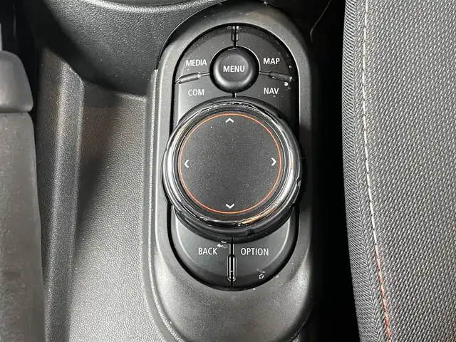 ＭＩＮＩ ミニ クーパー D 鹿児島県 2019(平31)年 4.2万km ペッパー・ホワイト ワンオーナー/純正HDDナビ/Ｂｌｕｅｔｏｏｔｈ/バックカメラ/アンビエントライト/コンフォートアクセス/インテリジェントセーフティー/純正１５インチアルミホイール/ドラレコ/ＬＥＤ/ＥＴＣ
