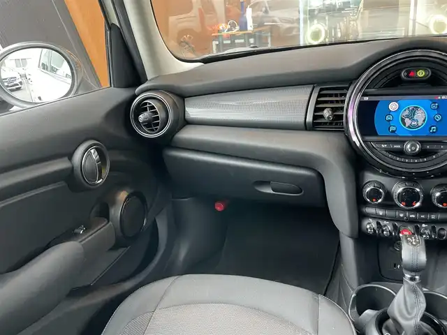 ＭＩＮＩ ミニ クーパー D 鹿児島県 2019(平31)年 4.2万km ペッパー・ホワイト ワンオーナー/純正HDDナビ/Ｂｌｕｅｔｏｏｔｈ/バックカメラ/アンビエントライト/コンフォートアクセス/インテリジェントセーフティー/純正１５インチアルミホイール/ドラレコ/ＬＥＤ/ＥＴＣ