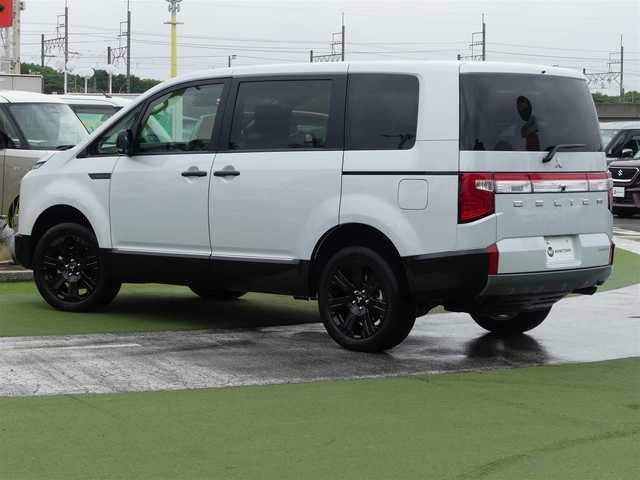 三菱 デリカＤ：５ シャモニー 千葉県 2025(令7)年 0.1万km未満 白Ⅱ CHAMONIX (8人)　4WD　e-Assist/オリジナルナビ取付パッケージ＋リアモニター取付パッケージ(25/300)　ステップレス　（8人）/e-Assist/・衝突被害軽減ブレーキシステム（FCM）/・車線逸脱警報システム（LDW）/・レーダークルーズコントロールシステム（ACC）/・誤発進抑制機能（前進＆後退時）（UMS）/・オートマチックハイビーム[AHB]/両側パワースライドドア/エレクトリックテールゲート/マルチアラウンドモニター/運転席パワーシート/前席シートヒーター/ステアリングヒーター/ステアリングスイッチ/革巻きステアリング/パドルシフト/純正18インチアルミホイル/サイド/カーテンエアバッグ/キーレスオペレーションシステム