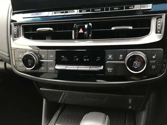 トヨタ クラウン ハイブリッド G 富山県 2021(令3)年 8.5万km ブラック 後期専用クローム18AW/純正ナビ/フルセグTV/バックカメラ/プリクラッシュセーフティ/レーンキープアシスト/クリアランスソナー/ブラインドスポットモニター/レーダークルーズコントロール/レザーシート/パワーシート/シートヒーター/エアシート/三眼LEDヘッドライト/オートライト/革巻きステアリング/ステアリングスイッチ/プッシュスタート/スマートキー/カードキー/スペアキー1本/ETC2.0