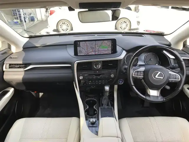 レクサス ＲＸ 450h バージョンL 富山県 2020(令2)年 4.9万km ディープブルーマイカ ムーンルーフ/純正12型ナビ(BT/DVD/Blu-ray)/フルセグTV/パワーバックドア/パノラミックビューモニター/ビルトインETC2.0/純正ドライブレコーダー/レーダークルーズコントロール/クリアランスソナー/セーフティシステムプラス/・プリクラッシュセーフティ/・レーントレーシングアシスト/・オートマチックハイビーム/・ロードサインアシスト/・先行車発進告知機能/角型3眼LEDヘッドランプ/本木製/革巻きコンビステアリング/ステアリングヒーター/パドルシフト/リッチクリームセミアニリン革シート/全席パワーシート/シートヒーター/前席コンフォータブルエアシート/運転席ポジションメモリー/純正20インチアルミホイール/スマートエントリー/スタートシステム/禁煙車