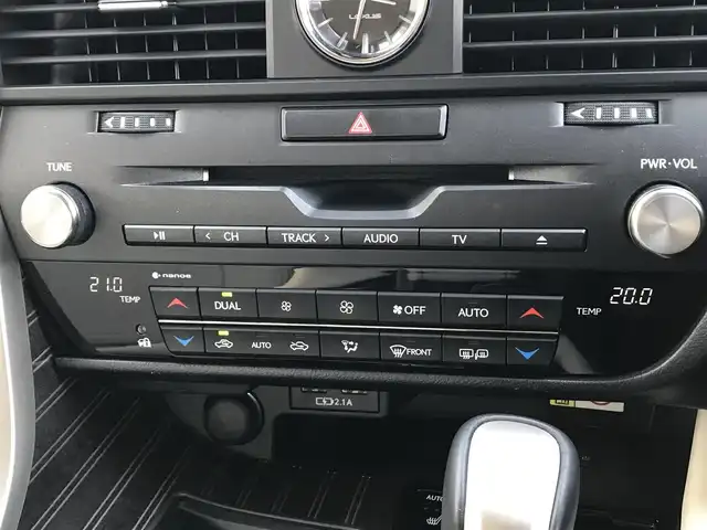 レクサス ＲＸ 450h バージョンL 富山県 2020(令2)年 4.9万km ディープブルーマイカ ムーンルーフ/純正12型ナビ(BT/DVD/Blu-ray)/フルセグTV/パワーバックドア/パノラミックビューモニター/ビルトインETC2.0/純正ドライブレコーダー/レーダークルーズコントロール/クリアランスソナー/セーフティシステムプラス/・プリクラッシュセーフティ/・レーントレーシングアシスト/・オートマチックハイビーム/・ロードサインアシスト/・先行車発進告知機能/角型3眼LEDヘッドランプ/本木製/革巻きコンビステアリング/ステアリングヒーター/パドルシフト/リッチクリームセミアニリン革シート/全席パワーシート/シートヒーター/前席コンフォータブルエアシート/運転席ポジションメモリー/純正20インチアルミホイール/スマートエントリー/スタートシステム/禁煙車