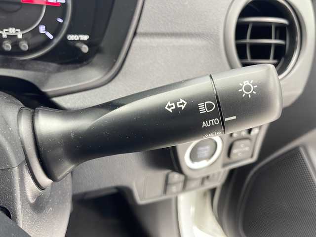トヨタ カローラ アクシオ EX 千葉県 2022(令4)年 0.6万km スーパーホワイトⅡ 衝突軽減ブレーキ/レーンキープアシスト/コーナーセンサー（前後）/オートライト/オートハイビーム/純正SDナビ　NSCN-W68/ワンセグ/Bluetooth/CD/AM/FM/バックカメラ/ビルトインETC/ドライブレコーダー（前後）/アイドリングストップ/スマートキー/プッシュスタート/LEDヘッドライト/ウィンカーミラー/W＋サイドエアバッグ/カーテンエアバッグ/ISO　FIX
