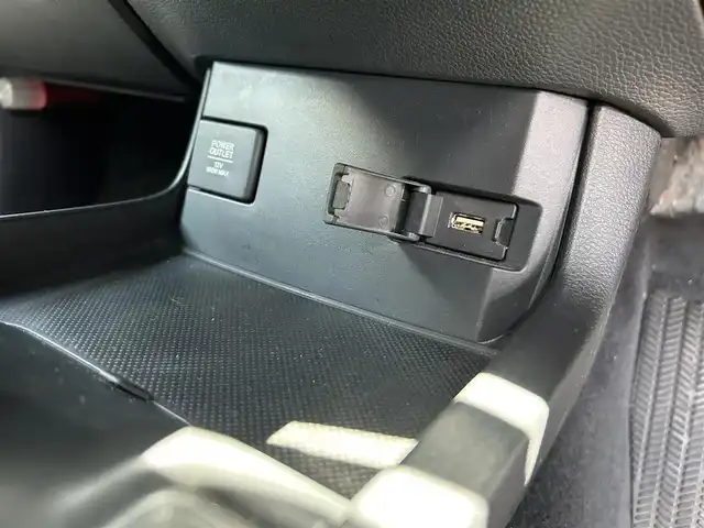 ホンダ シビック ハッチバック 滋賀県 2017(平29)年 3万km 白 メモリナビ/フルセグテレビ/ETC/バックカメラ/プッシュスタート/クルーズコントロール/シートヒーター/ドアバイザー/社外マフラー/RSRダウンサス（純正あり）/フロントリップスポイラー/サイドステップ/リアディフューザー/リアスポイラー
