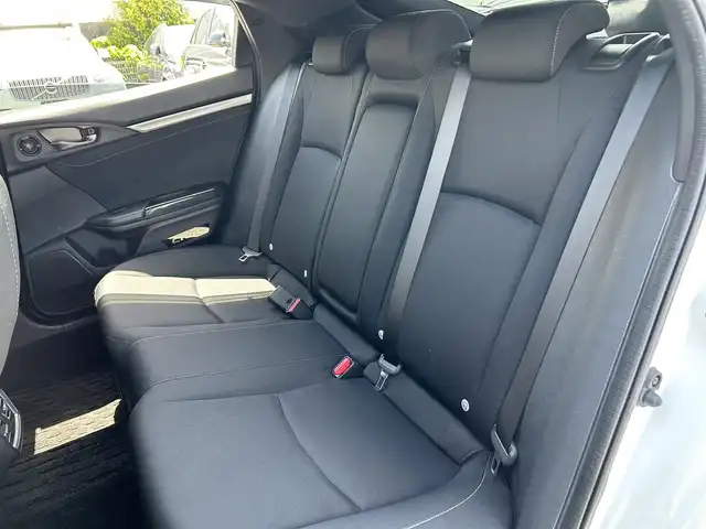 ホンダ シビック ハッチバック 滋賀県 2017(平29)年 3万km 白 メモリナビ/フルセグテレビ/ETC/バックカメラ/プッシュスタート/クルーズコントロール/シートヒーター/ドアバイザー/社外マフラー/RSRダウンサス（純正あり）/フロントリップスポイラー/サイドステップ/リアディフューザー/リアスポイラー