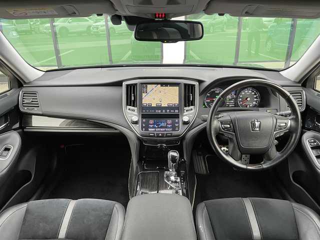 トヨタ クラウン ハイブリッド アスリートSJ-フロンティアLTD 香川県 2018(平30)年 7.7万km ブラック 登録時走行距離：76324km/メーカー純正ナビ/　CD DVD BT フルセグTV/バックカメラ/プリクラッシュセーフティシステム/レーンキープアシスト/レーダークルーズコントロール/オートハイビーム/オートライト/LEDヘッドライト/フォグランプ/電動格納ウィンカーミラー/ドアバイザー/ハーフレザーシート/パワーシート/シートヒーター/木目革巻きコンビステアリング/ステアリングスイッチ/ステアリングヒーター/MTモード付AT/アルミペダル/ビルトインETC/PWオールオート/純正フロアマット/プッシュスタート/スマートキー/スペアキー