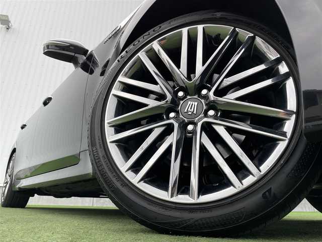 トヨタ クラウン ハイブリッド アスリートSJ-フロンティアLTD 香川県 2018(平30)年 7.7万km ブラック 登録時走行距離：76324km/メーカー純正ナビ/　CD DVD BT フルセグTV/バックカメラ/プリクラッシュセーフティシステム/レーンキープアシスト/レーダークルーズコントロール/オートハイビーム/オートライト/LEDヘッドライト/フォグランプ/電動格納ウィンカーミラー/ドアバイザー/ハーフレザーシート/パワーシート/シートヒーター/木目革巻きコンビステアリング/ステアリングスイッチ/ステアリングヒーター/MTモード付AT/アルミペダル/ビルトインETC/PWオールオート/純正フロアマット/プッシュスタート/スマートキー/スペアキー