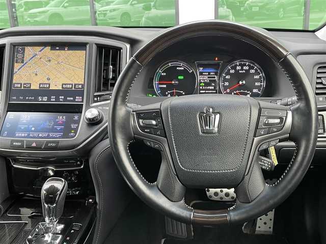 トヨタ クラウン ハイブリッド アスリートSJ-フロンティアLTD 香川県 2018(平30)年 7.7万km ブラック 登録時走行距離：76324km/メーカー純正ナビ/　CD DVD BT フルセグTV/バックカメラ/プリクラッシュセーフティシステム/レーンキープアシスト/レーダークルーズコントロール/オートハイビーム/オートライト/LEDヘッドライト/フォグランプ/電動格納ウィンカーミラー/ドアバイザー/ハーフレザーシート/パワーシート/シートヒーター/木目革巻きコンビステアリング/ステアリングスイッチ/ステアリングヒーター/MTモード付AT/アルミペダル/ビルトインETC/PWオールオート/純正フロアマット/プッシュスタート/スマートキー/スペアキー