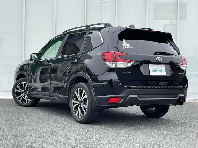 スバル フォレスター プレミアム 福岡県 2019(令1)年 7万km クリスタルブラックシリカ ・柿本改マフラー/・純正ナビ/　（DVD/フルセグテレビ/バックカメラ）/・ETC/・全席ヒートシーター/・ハンドルヒーター/・デジタルルームミラー/・SRH/・クルーズコントロール/・プッシュスタート/・ウィンカーミラー/・アイドリングストップ/・純正マット/・スタッドレスタイヤ　車載　(225/55R/18)