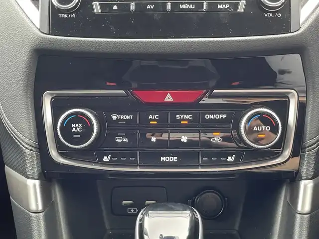 スバル フォレスター プレミアム 福岡県 2019(令1)年 7万km クリスタルブラックシリカ ・柿本改マフラー/・純正ナビ/　（DVD/フルセグテレビ/バックカメラ）/・ETC/・全席ヒートシーター/・ハンドルヒーター/・デジタルルームミラー/・SRH/・クルーズコントロール/・プッシュスタート/・ウィンカーミラー/・アイドリングストップ/・純正マット/・スタッドレスタイヤ　車載　(225/55R/18)