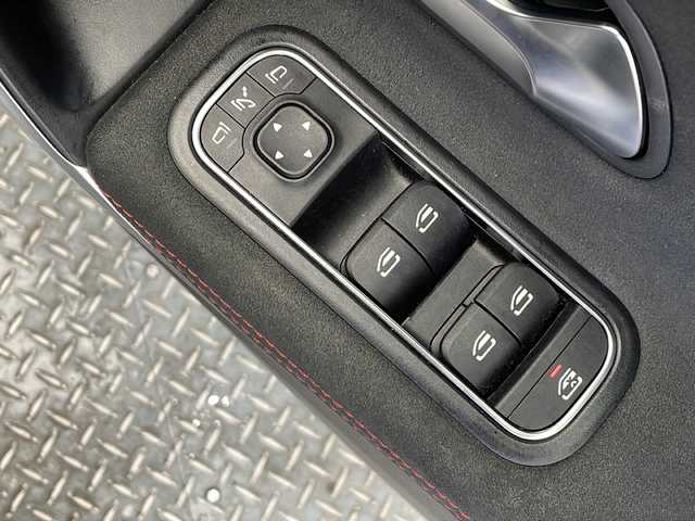 メルセデス・ベンツ Ａ１８０ セダン スタイル AMGライン 栃木県 2020(令2)年 2万km デジタルホワイト 純正メーカーOPナビ/（フルセグTV/BT）/バックカメラ/パノラミックスライディングルーフ/衝突軽減ブレーキ/BSM/コーナーセンサー/ETC/前方ドラレコ/パワーバックドア/ハーフレザーシート/パワーシート/シートヒーター/メモリーシート/LEDヘッドライト/パドルシフト/横滑り防止装置/スマートキー/アイドリングストップ/純正アルミホイール/純正フロアマット