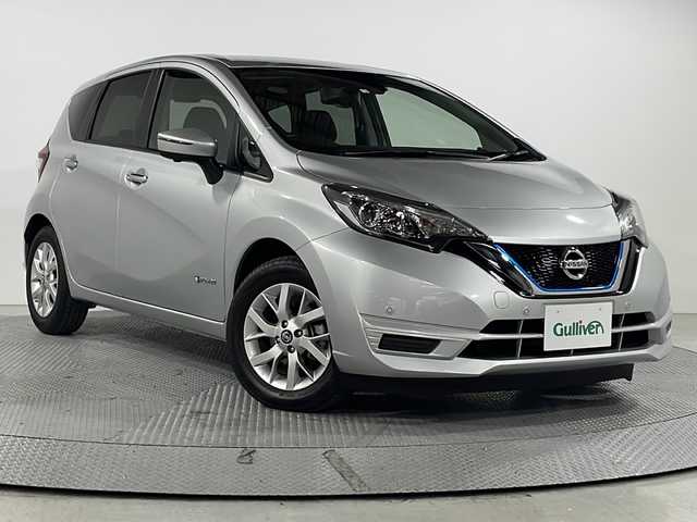 日産 ノート e－パワー X Vセレクション 広島県 2020(令2)年 2.4万km ブリリアントシルバー 禁煙/インテリジェントアラウンドビューモニター/社外ナビ/インテリジェントルームミラー/インテリジェントエマージェンシーブレーキ/車線逸脱警報/踏み間違い防止/ハイビームアシスト/フロント/バックソナー/LEDヘッドランプ/オートライト/純正15インチアルミホイール/スマートキー/ETC