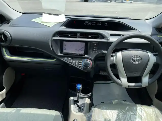 トヨタ アクア S 石川県 2014(平26)年 3.3万km グレーメタリック 社外メモリーナビ/ワンセグTV/バックカメラ/ETC/ドライブレコーダー/キーレス/電動ミラー/ホイール&夏タイヤ積み込み