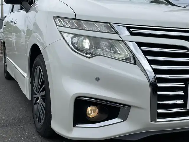 日産 エルグランド 250ハイウェイスターS 茨城県 2018(平30)年 6.5万km パール 純正ナビ/【TV・ラジオ・BT・SD・CD・DVD・AUX】/片側パワスラ/ETC/Ｂカメラ/クルコン/前方ドラレコ/インテリジェントルームミラー/前後コーナーセンサー/オットマン/MTモード付AT/横滑り防止装置/オートライト/Fフォグ/LEDライト/純正フロアマット/純正アルミホイール