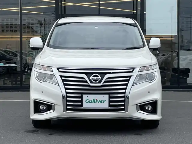 日産 エルグランド 250ハイウェイスターS 茨城県 2018(平30)年 6.5万km パール 純正ナビ/【TV・ラジオ・BT・SD・CD・DVD・AUX】/片側パワスラ/ETC/Ｂカメラ/クルコン/前方ドラレコ/インテリジェントルームミラー/前後コーナーセンサー/オットマン/MTモード付AT/横滑り防止装置/オートライト/Fフォグ/LEDライト/純正フロアマット/純正アルミホイール