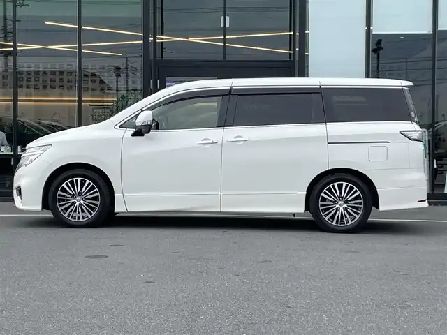 日産 エルグランド 250ハイウェイスターS 茨城県 2018(平30)年 6.5万km パール 純正ナビ/【TV・ラジオ・BT・SD・CD・DVD・AUX】/片側パワスラ/ETC/Ｂカメラ/クルコン/前方ドラレコ/インテリジェントルームミラー/前後コーナーセンサー/オットマン/MTモード付AT/横滑り防止装置/オートライト/Fフォグ/LEDライト/純正フロアマット/純正アルミホイール