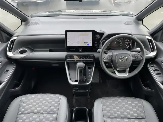 トヨタ ヴォクシー S－Z 東京都 2024(令6)年 0.2万km アティチュードブラックマイカ 純正コネクトナビ/バックモニター/プリクラッシュセーフティ/ブラインドスポットモニター/レーントレーシング/レーダークルーズ/シートヒーター/ETC/ステアリングスイッチ/両側電動スライドドア