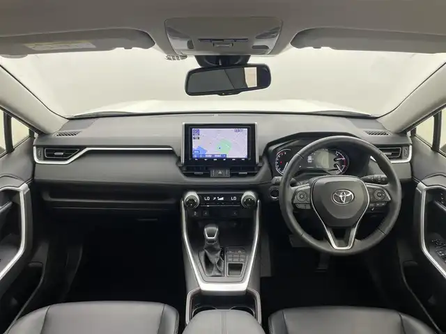 トヨタ ＲＡＶ４ G 岡山県 2020(令2)年 6.5万km ホワイトパールクリスタルシャイン 純正９インチナビ/（CD/DVD/BT/フルセグ）/衝突軽減ブレーキ/追従型クルーズコントロール/踏み間違い防止/ビルトインＥＴＣ/シートヒーター（前席）/バックカメラ/ブラインドスポットモニター/パワーシート（運転席）/ルーフレール/電動リアゲート/コーナーセンサー（前・後）/レーンキープアシスト/ＬＥＤヘッドライト/オートハイビーム/オートライト/フォグランプ/プッシュスタート/スマートキー×2/純正18インチAW/ステアリングヒーター/オートブレーキホールド/ISOFIX/ステアリングスイッチ/チルトステアリング/シートリフター/ウインカーミラードアバイザー/新車保証書