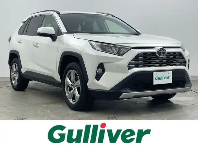 トヨタ ＲＡＶ４ G 岡山県 2020(令2)年 6.5万km ホワイトパールクリスタルシャイン 純正９インチナビ/（CD/DVD/BT/フルセグ）/衝突軽減ブレーキ/追従型クルーズコントロール/踏み間違い防止/ビルトインＥＴＣ/シートヒーター（前席）/バックカメラ/ブラインドスポットモニター/パワーシート（運転席）/ルーフレール/電動リアゲート/コーナーセンサー（前・後）/レーンキープアシスト/ＬＥＤヘッドライト/オートハイビーム/オートライト/フォグランプ/プッシュスタート/スマートキー×2/純正18インチAW/ステアリングヒーター/オートブレーキホールド/ISOFIX/ステアリングスイッチ/チルトステアリング/シートリフター/ウインカーミラードアバイザー/新車保証書