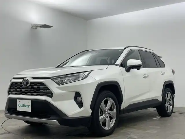 トヨタ ＲＡＶ４ G 岡山県 2020(令2)年 6.5万km ホワイトパールクリスタルシャイン 純正９インチナビ/（CD/DVD/BT/フルセグ）/衝突軽減ブレーキ/追従型クルーズコントロール/踏み間違い防止/ビルトインＥＴＣ/シートヒーター（前席）/バックカメラ/ブラインドスポットモニター/パワーシート（運転席）/ルーフレール/電動リアゲート/コーナーセンサー（前・後）/レーンキープアシスト/ＬＥＤヘッドライト/オートハイビーム/オートライト/フォグランプ/プッシュスタート/スマートキー×2/純正18インチAW/ステアリングヒーター/オートブレーキホールド/ISOFIX/ステアリングスイッチ/チルトステアリング/シートリフター/ウインカーミラードアバイザー/新車保証書