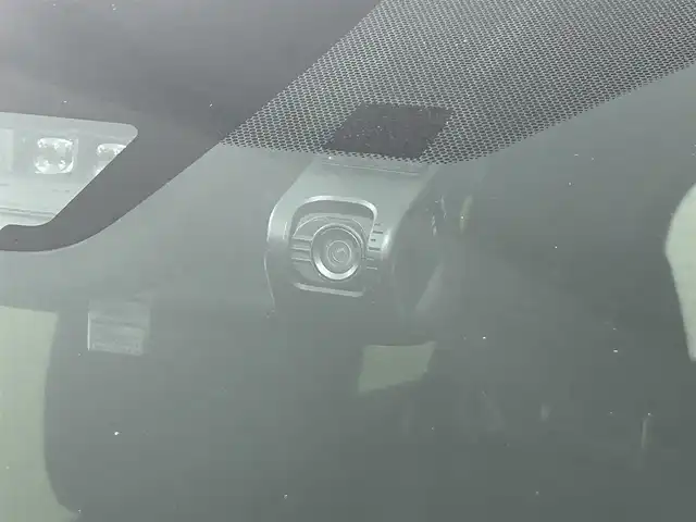 トヨタ ヴォクシー ZS 煌 道央・札幌 2018(平30)年 1.9万km ブラック ・ワンオーナー/・４WD/・純正SDナビ/・CD/DVD/SD/BT/・フルセグTV/・バックカメラ/・ビルトインETC/・ドライブレコーダー/・トヨタセーフティセンス/・プリクラッシュセーフティ/・レーンキープアシスト/・アダプティブクルーズコントロール/・横滑り防止装置/・LEDヘッドライト/・オートマチックハイビーム/・オートライト/・純正16インチAW/・純正フロアマット/・プッシュスタート/・スマートキー