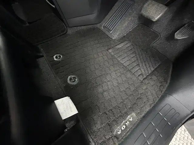 トヨタ ヴォクシー ZS 煌 道央・札幌 2018(平30)年 1.9万km ブラック ・ワンオーナー/・４WD/・純正SDナビ/・CD/DVD/SD/BT/・フルセグTV/・バックカメラ/・ビルトインETC/・ドライブレコーダー/・トヨタセーフティセンス/・プリクラッシュセーフティ/・レーンキープアシスト/・アダプティブクルーズコントロール/・横滑り防止装置/・LEDヘッドライト/・オートマチックハイビーム/・オートライト/・純正16インチAW/・純正フロアマット/・プッシュスタート/・スマートキー