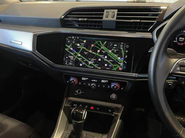 アウディ アウディ Ｑ３ 35TDIクワトロ アドバンスド 道央・札幌 2020(令2)年 4.3万km ガンＭ クロノスグレーメタリック/ベーシックパッケージ/　・シートヒーター/　・電動フロントシート/　・オートマチックテールゲート/　・ランバーサポート/　・アウディドライブセレクト/TVチューナー/アシスタンスパッケージ/　・ACC/　・サイドアシスト/　・エマージェンシーアシスト/　・ハイビームアシスト/　・リヤクロストラフィックアシスト/テクノロジーパッケージ/　・ワイヤレスチャージング/　・スマートフォンインターフェース/純正メモリナビ/360°カメラ/LEDヘッドライト