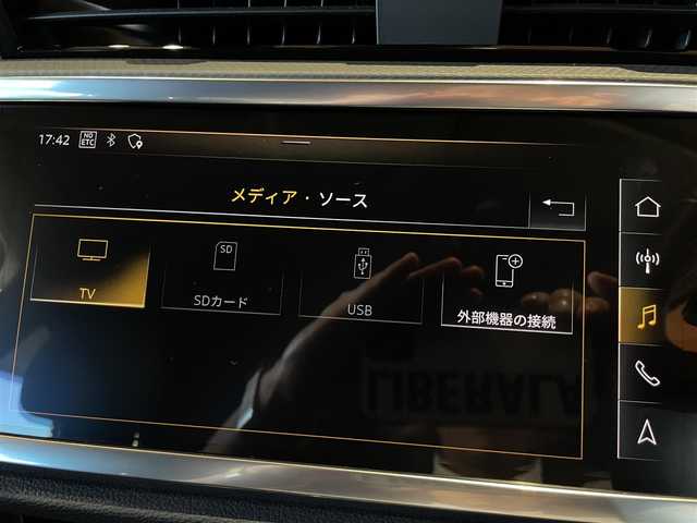 アウディ アウディ Ｑ３ 35TDIクワトロ アドバンスド 道央・札幌 2020(令2)年 4.3万km ガンＭ クロノスグレーメタリック/ベーシックパッケージ/　・シートヒーター/　・電動フロントシート/　・オートマチックテールゲート/　・ランバーサポート/　・アウディドライブセレクト/TVチューナー/アシスタンスパッケージ/　・ACC/　・サイドアシスト/　・エマージェンシーアシスト/　・ハイビームアシスト/　・リヤクロストラフィックアシスト/テクノロジーパッケージ/　・ワイヤレスチャージング/　・スマートフォンインターフェース/純正メモリナビ/360°カメラ/LEDヘッドライト