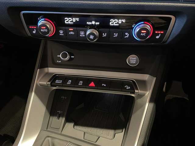 アウディ アウディ Ｑ３ 35TDIクワトロ アドバンスド 道央・札幌 2020(令2)年 4.3万km ガンＭ クロノスグレーメタリック/ベーシックパッケージ/　・シートヒーター/　・電動フロントシート/　・オートマチックテールゲート/　・ランバーサポート/　・アウディドライブセレクト/TVチューナー/アシスタンスパッケージ/　・ACC/　・サイドアシスト/　・エマージェンシーアシスト/　・ハイビームアシスト/　・リヤクロストラフィックアシスト/テクノロジーパッケージ/　・ワイヤレスチャージング/　・スマートフォンインターフェース/純正メモリナビ/360°カメラ/LEDヘッドライト