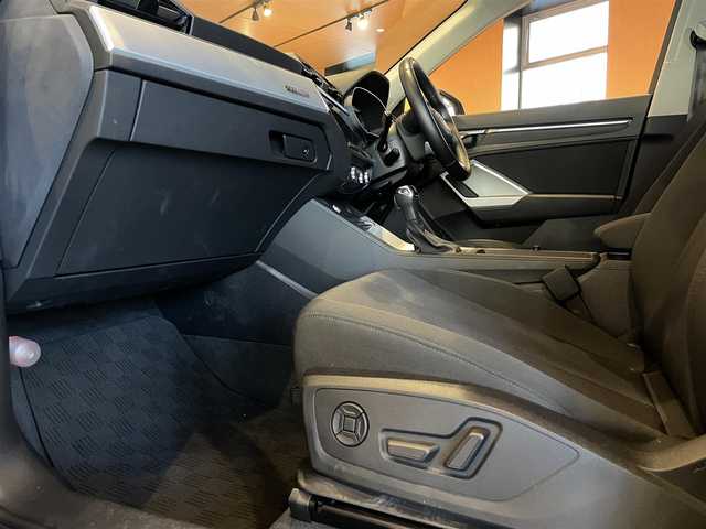 アウディ アウディ Ｑ３ 35TDIクワトロ アドバンスド 道央・札幌 2020(令2)年 4.3万km ガンＭ クロノスグレーメタリック/ベーシックパッケージ/　・シートヒーター/　・電動フロントシート/　・オートマチックテールゲート/　・ランバーサポート/　・アウディドライブセレクト/TVチューナー/アシスタンスパッケージ/　・ACC/　・サイドアシスト/　・エマージェンシーアシスト/　・ハイビームアシスト/　・リヤクロストラフィックアシスト/テクノロジーパッケージ/　・ワイヤレスチャージング/　・スマートフォンインターフェース/純正メモリナビ/360°カメラ/LEDヘッドライト