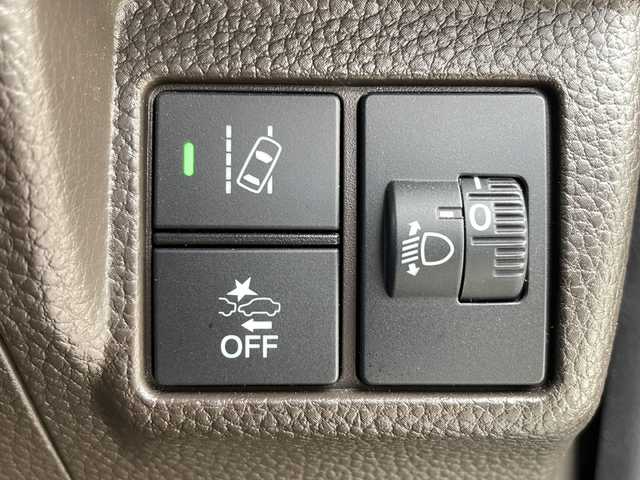 ホンダ Ｎ ＢＯＸ G 神奈川県 2022(令4)年 3.2万km クリスタルブラックパール 社外ＳＤナビ/ワンセグ/CD/DVD/Bluetooth/クルーズコントロール　/バックカメラ　/コーナーセンサー　/パーキングアシスト　/ＬＥＤヘッドライト　/前後ドライブレコーダー　/オートライト　/ビルドインＥＴＣ　/社外フロアマット　/社外アルミホイル/ABS/横滑り防止装置/レーンキープアシスト　
