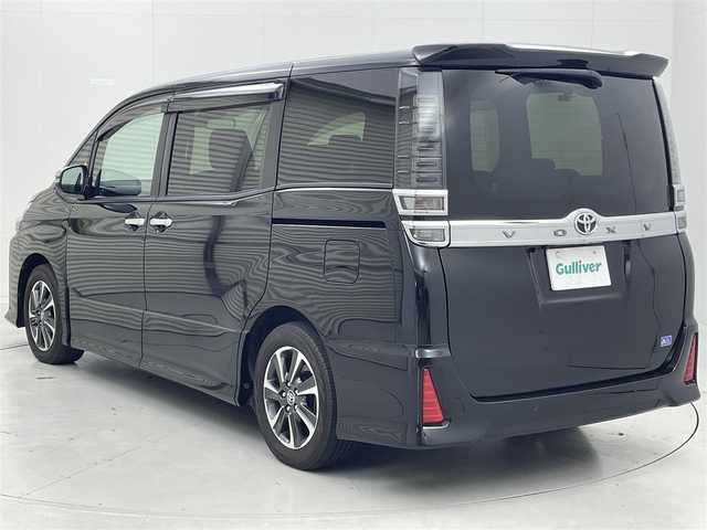 トヨタ ヴォクシー ZS 煌Ⅲ 茨城県 2020(令2)年 4.8万km ブラック 純正9型ナビ/バックカメラ/フルセグ/衝突被害軽減ブレーキ/車線逸脱抑制装置/レーダークルーズコントロール/オートマチックハイビーム/クリアランスソナー/両側電動スライドドア/ETC2.0/ドラレコ/純正16インチAW/LEDヘッドライト/スマートキー
