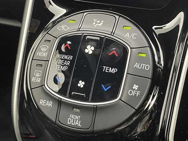 トヨタ ヴォクシー ZS 煌Ⅲ 茨城県 2020(令2)年 4.8万km ブラック 純正9型ナビ/バックカメラ/フルセグ/衝突被害軽減ブレーキ/車線逸脱抑制装置/レーダークルーズコントロール/オートマチックハイビーム/クリアランスソナー/両側電動スライドドア/ETC2.0/ドラレコ/純正16インチAW/LEDヘッドライト/スマートキー