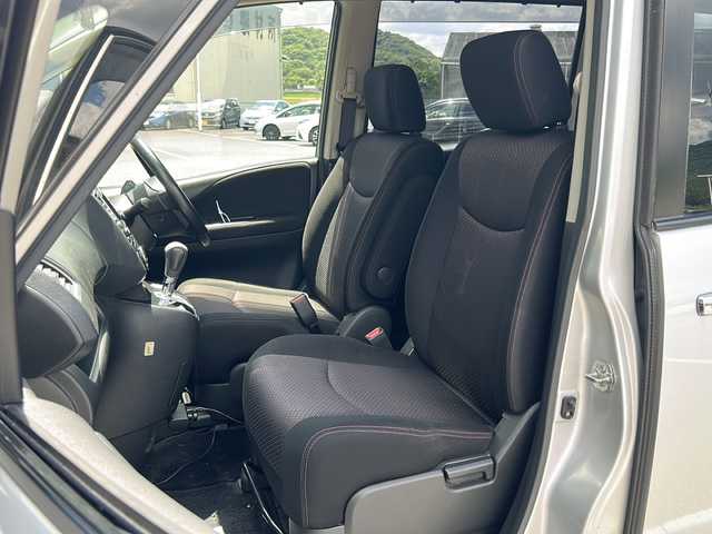 日産 セレナ ハイウェイスター Sハイブリッド 福岡県 2013(平25)年 8.4万km ブリリアントシルバー 純正HDDナビ/（AM/FM/CD/DVD/BT/フルセグTV）/両側パワースライドドア/全方位カメラ/ウォークスルー/コーナーセンサー/衝突被害軽減システム/横滑り防止装置/アイドリングストップ/プッシュスタートボタン/スマートキー/スペアキー1本/取扱説明書/記録簿/ETC